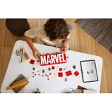 LEGO Marvel Logotipo y Minifiguras