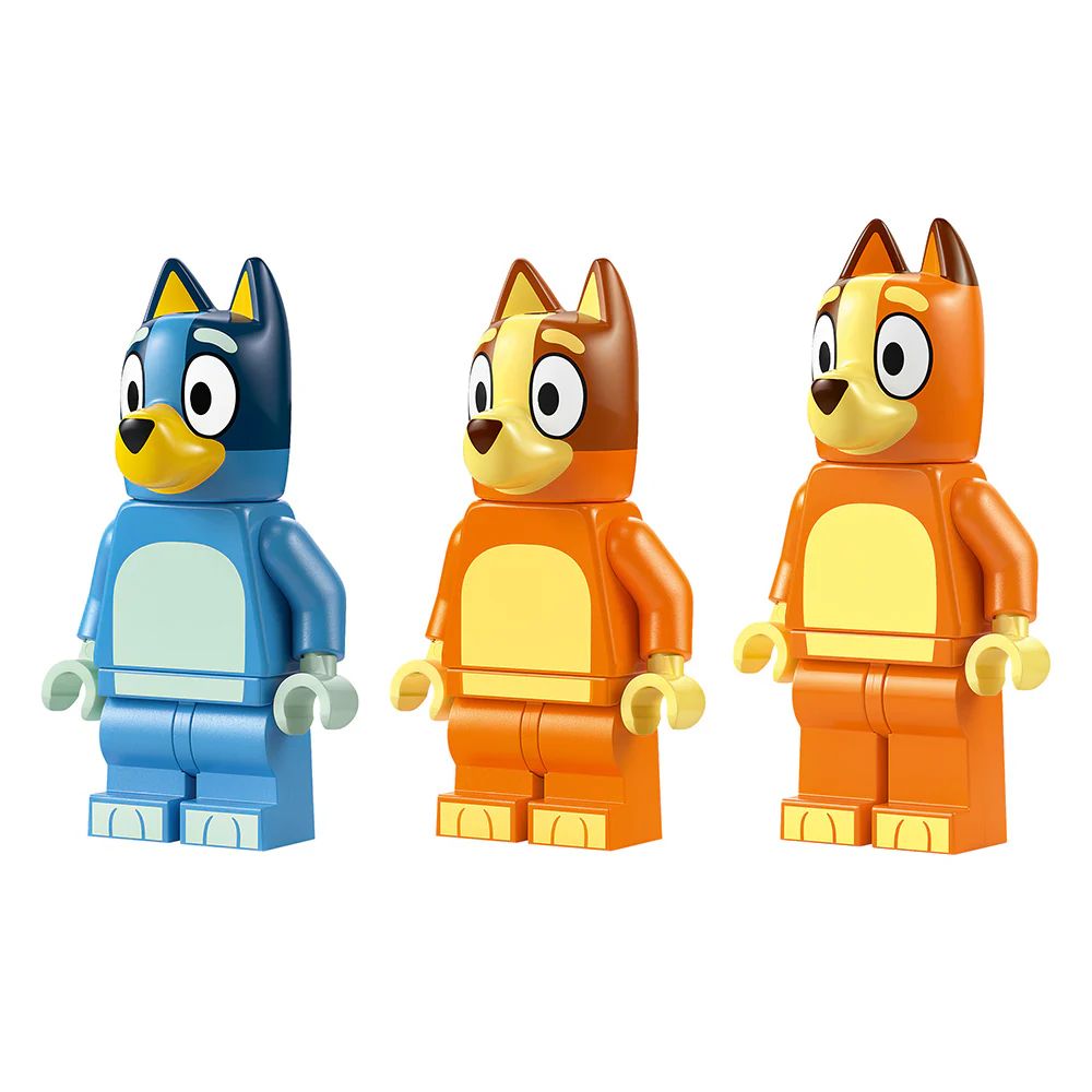 LEGO Bluey - Bluey's Beach & Family Car Trip