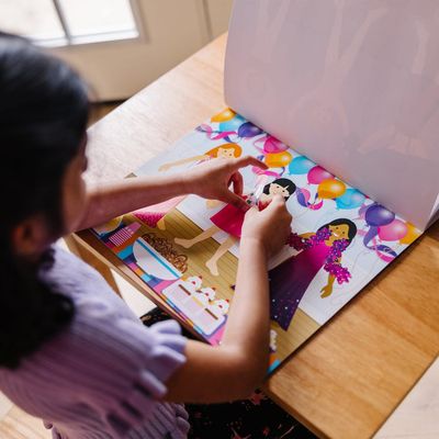Libro Stickers Reusables Dress Up