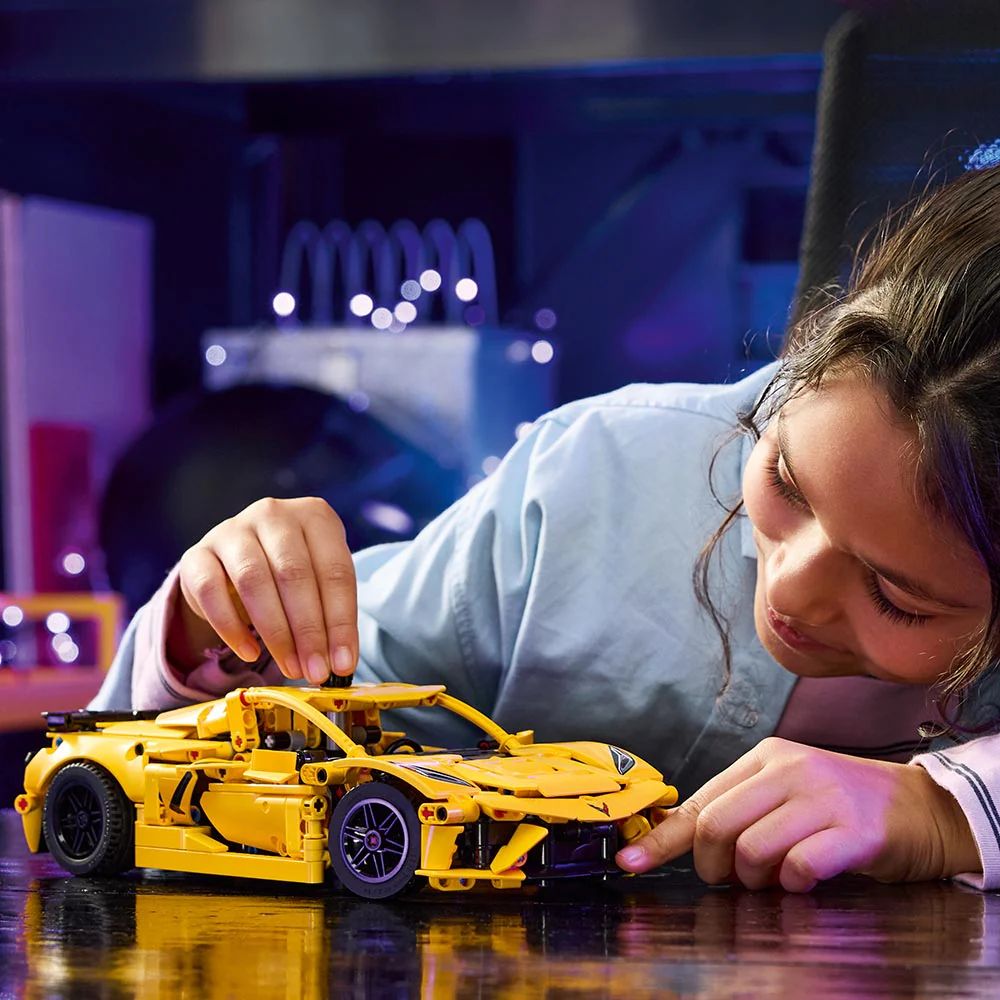 LEGO Technic - Chevrolet Corvette Stingray: