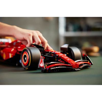 LEGO Technic - Ferrari SF-24 F1 Car