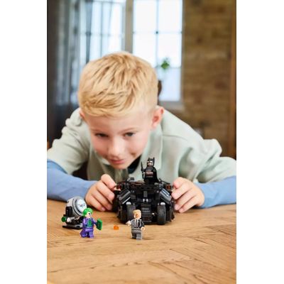 LEGO Super Heroes Batman™ Tumbler Vs. Two Face™ y The Joker™
