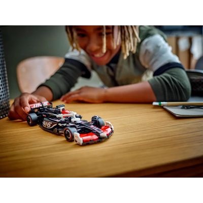 LEGO Moneygram Haas VF-24 F1