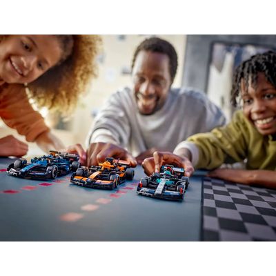 LEGO Speed Mclaren MCL38 F1 Team
