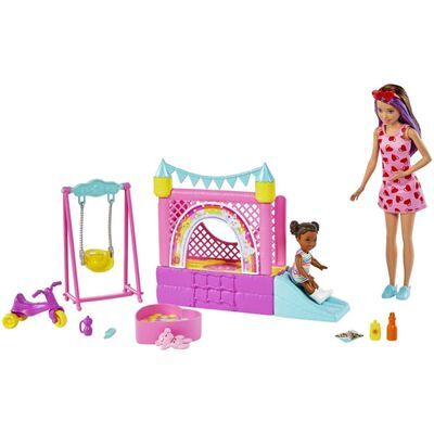 Barbie Ninera con Casita Juego Saltos